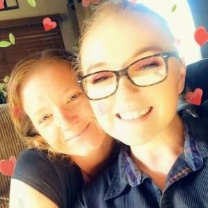 Meet your Posher, Katelyn